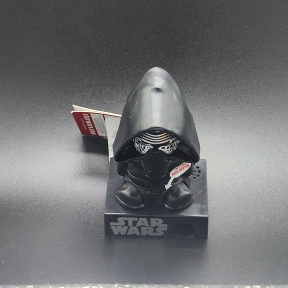 Star Wars Other - Star Wars Kylo Ren Candy Dispenser with Sound and Outdated Candy Great for the